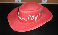 VTG Six Gun City Cowboy Hat Red Souvenir Felt Child Badge Rare NH Cowgirl VFG