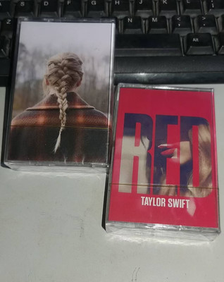 2 Taylor Swift   Red   Evermore Retro-Album-Kassette (versiegelt) mit Box
