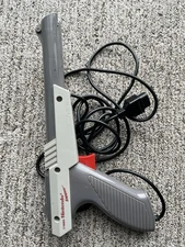 Nintendo NES Zapper Light Gun Controller Gray Tested Works Well