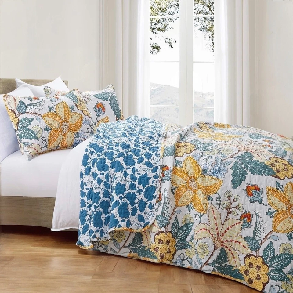 NEW West Elm Floral Reversible Queen / King Boho Bedding Quilt Coverlet Sham Set - Image 2 of 4