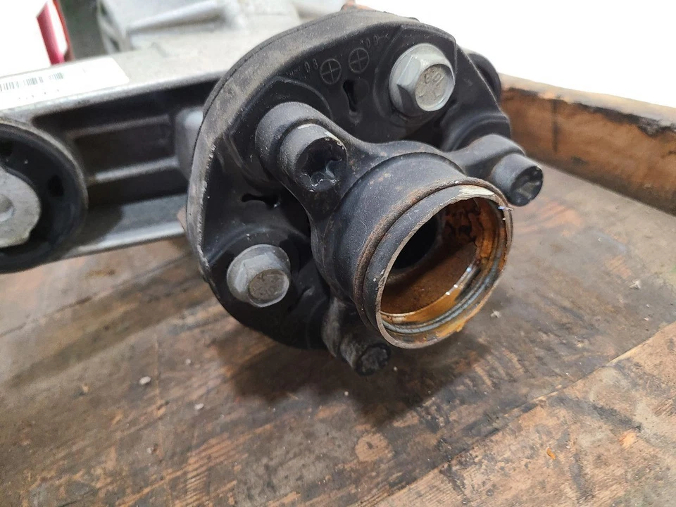 2011 - 2015 Chevrolet Camaro Eixo Traseiro Transportador Automático LS Opt Myb Relação 3.27 - Imagem 3 de 4