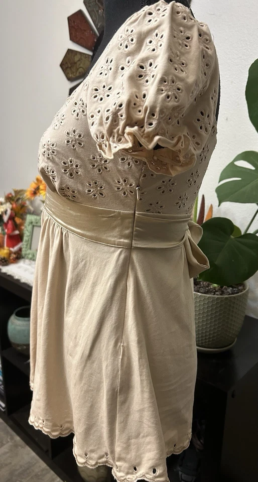 Top Babydoll Bebe Y2K Dorado Seda y Algodón De Colección con Ojales Encaje Talla XS Coqueta  Foto 3 de 4