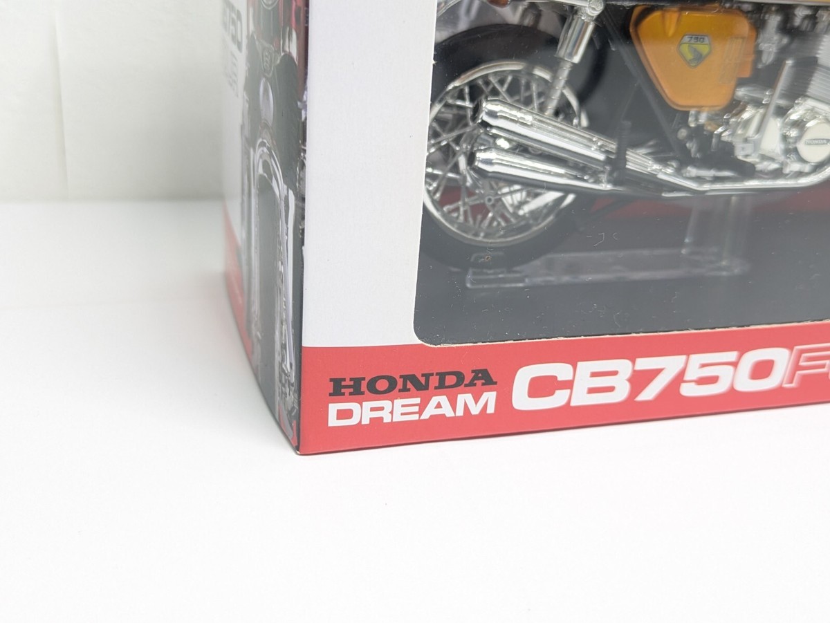 Aoshima 1/12 Honda CB750 FOUR K0 Candy Gold Motorcycle Aoshima 1/12 Honda CB750 FOUR K0 Candy Gold Motorcycle