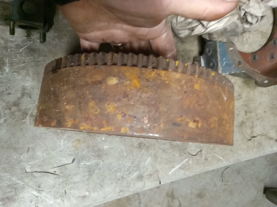 KUBOTA D1402 DIESEL ENGINE FLYWHEEL  - Image 3 of 3