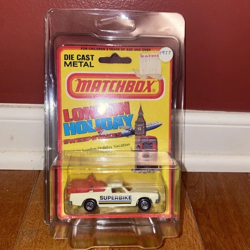 Lesney Matchbox No. 60 CHEVY EL CAMINO (Holden Pickup) cream w/Red Dirt Bikes