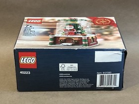 LEGO Snowglobe 40223 Christmas Set, 215 Pieces, Ages 7+, Santa, Box