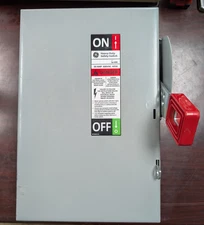 🤪 NEW GE 30 AMP FUSED SAFETY SWITCH 600VAC 250VDC 50/60HZ 20HP TYPE 1 TH3361