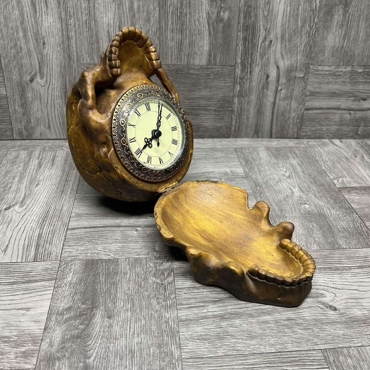 The Time Keeper Hinged Skull Clock Statue 5.5 X 6 X 4.5” Pre