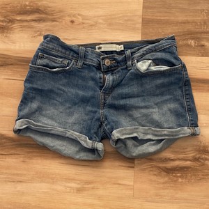 levi shorts stretch