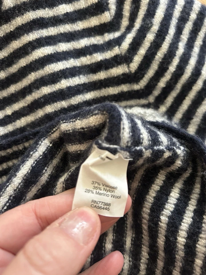 J Crew Youth Medium Merino Wool Blend Sweater Navy White Nordic Modern Winter - Image 4 of 4