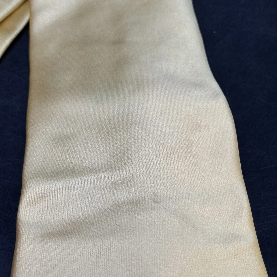 Donald J. Trump 签名系列丝绸领带金色经典宽度纯色 — 第 4/4 张图片