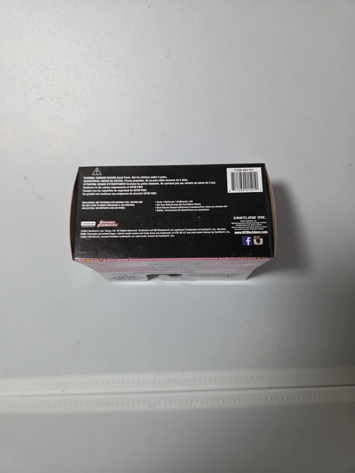 Máquinas M2 1958 Plymouth Fury Ground Pounders rosa con llamas amarillas 1/64 nuevo Foto 4 de 4