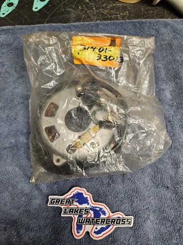 Nuevo OEM Raro SUZUKI NOS CONJUNTO DE ESTATOR VINTAGE GT380 GT550 1973-77 31401-33013 NUEVO EN CAJA - Imagen 2 de 14