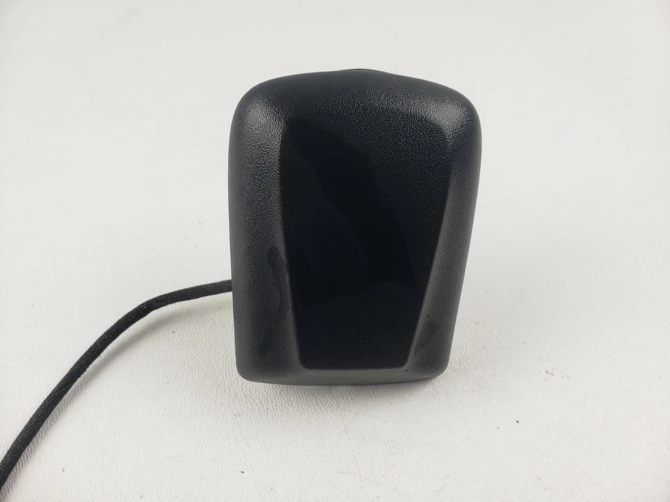 ANTENA GPS TECHO TRASERO CHRYSLER TOWN & COUNTRY 2011-2016 05091140AA Foto 2 de 4