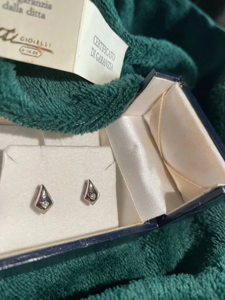 Coppia di orecchini in oro Bianco con diamanti forma goccia - Imagen 2 de 4