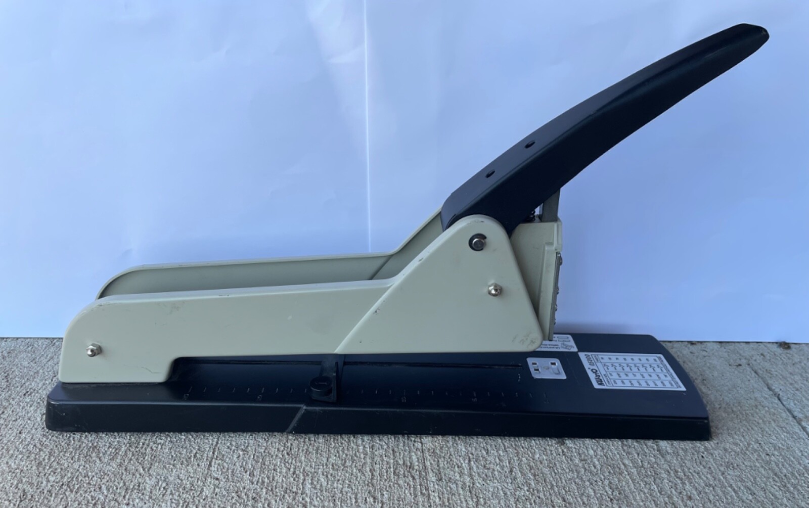 Long Reach Heavy Duty Stapler for 200 Sheets KW-TRIO 5000 Commercial Office Use-image