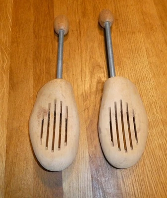 FORMES CHAUSSURES EN BOIS - EMBAUCHOIRS - Photo 1/3