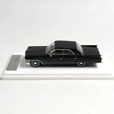 DeVille 1:64 Black Diecast Model - Classic Luxury Sedan Collectible Car