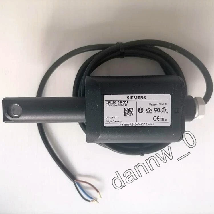 Nuevo En Caja SIEMENS QRI2B2.B180B1 Quemador Infrarrojo Detector de Llama Sensor de Llama Foto 2 de 3