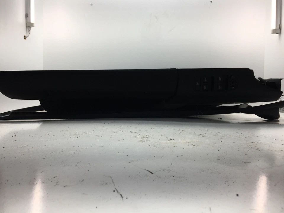 08 LAND ROVER LR2 Front Door Trim Panel — 第 2/3 张图片