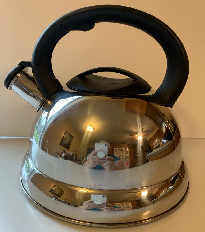 Tetera HULLR Whistling acero inoxidable pulido diseño clásico 1,5 cuartos Foto 2 de 4