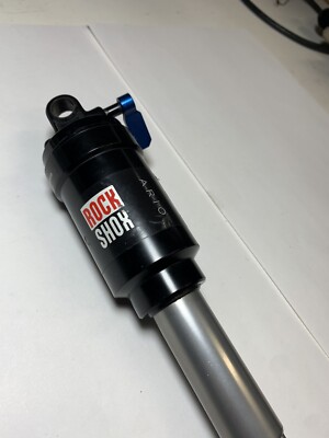 RockShox Ario RL ロックショックス アリオ リアサスペンション Rockshox Ario Rear Air Shock 7.875” Eye To eye, Lockout And