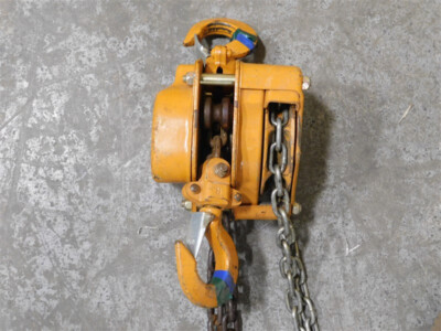 USED MAGNA Lifting Products Inc. 1/2 Ton Magna Ton Chain Hoist