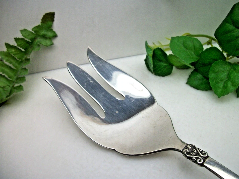 International Rogers KING FREDERIK Silverplate Cold Meat Serving Fork 1969 - Image 3 of 4