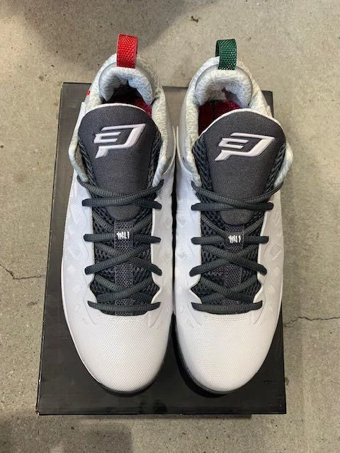 Deadstock Nike Jordan Cp3.VI Christmas Wht-Grn-Dark Gry-Gym Rd 535807-133 Us9.5