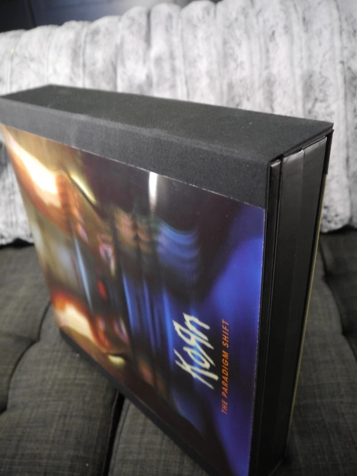 KORN-THE PARADIGM SHIFT DELUXE BOX SET 2-VINYL LP'S /CD/DVD/FLATS/BOOKLET/USB - Imagem 2 de 4