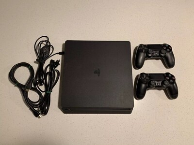 Playstation 4 - 500GB - With Two Controllers + 4 Games