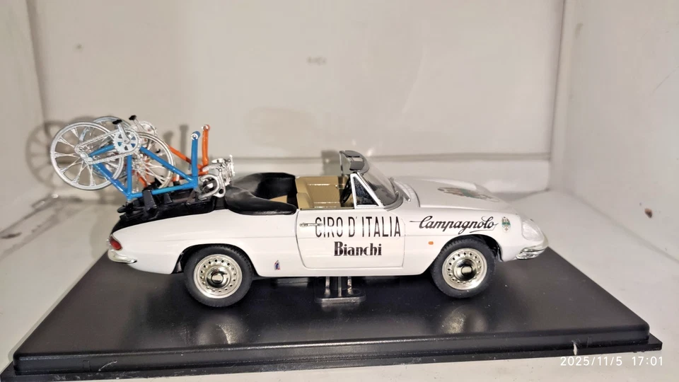 Alfa Romeo spider duetto 1600 giro d'Italia 1/24 1:24 vintage artigianale - Immagine 3 di 4