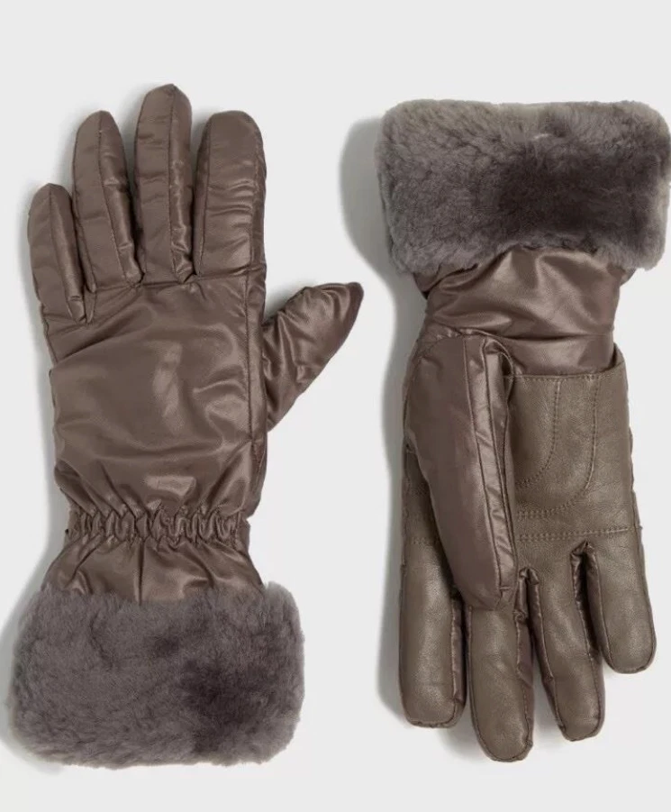 UGG Australia Shearling Gloves & Mittens for Women for sale  display picture 1