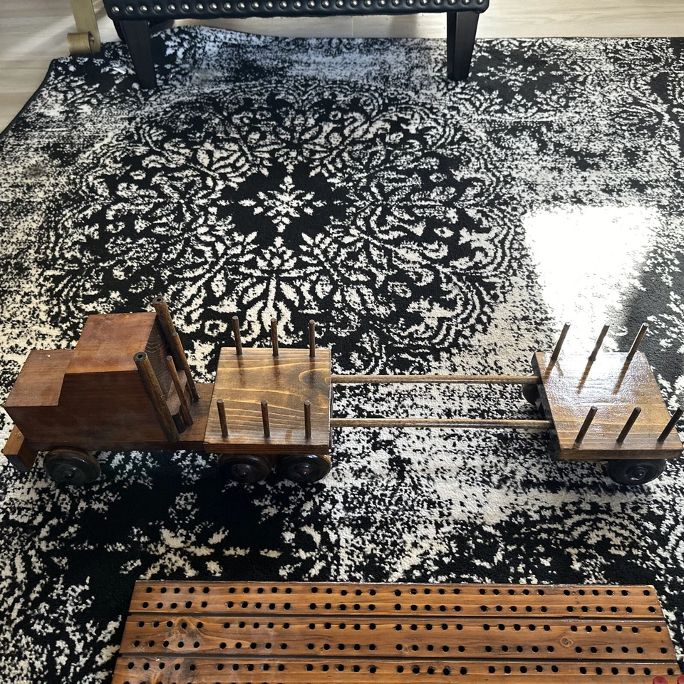 Vintage Handmade Wood CRIBBAGE BOARD Flatbed SEMI TRUCK w Working Wheels Big Rig - Image 4 of 4