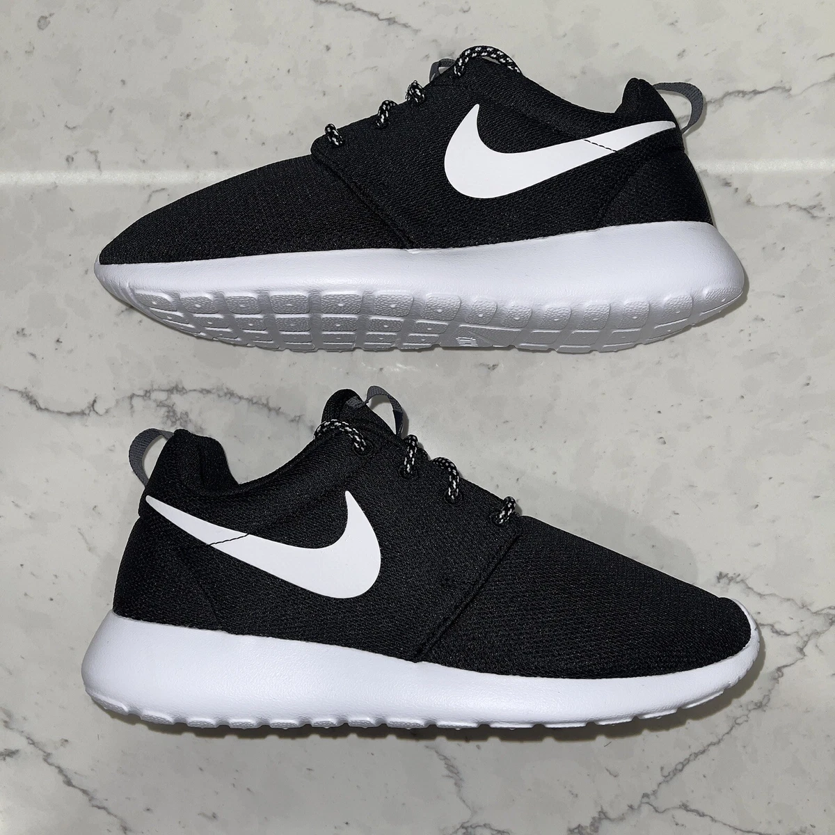 Nike Roshe One Womens Shoes Size US 8.5 UK 6 Black White