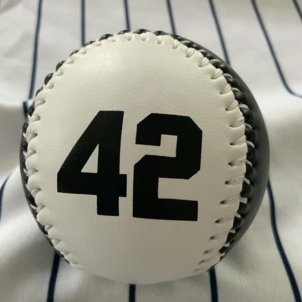 Pelota de béisbol de recuerdo The Jackie Robinson Museum #42 NYC Rawlings Foto 3 de 4