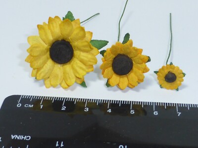 Maßstab 1:12 3 Sonnenblumen Blumen Papier sortiert Puppenhaus Miniaturen Blumen