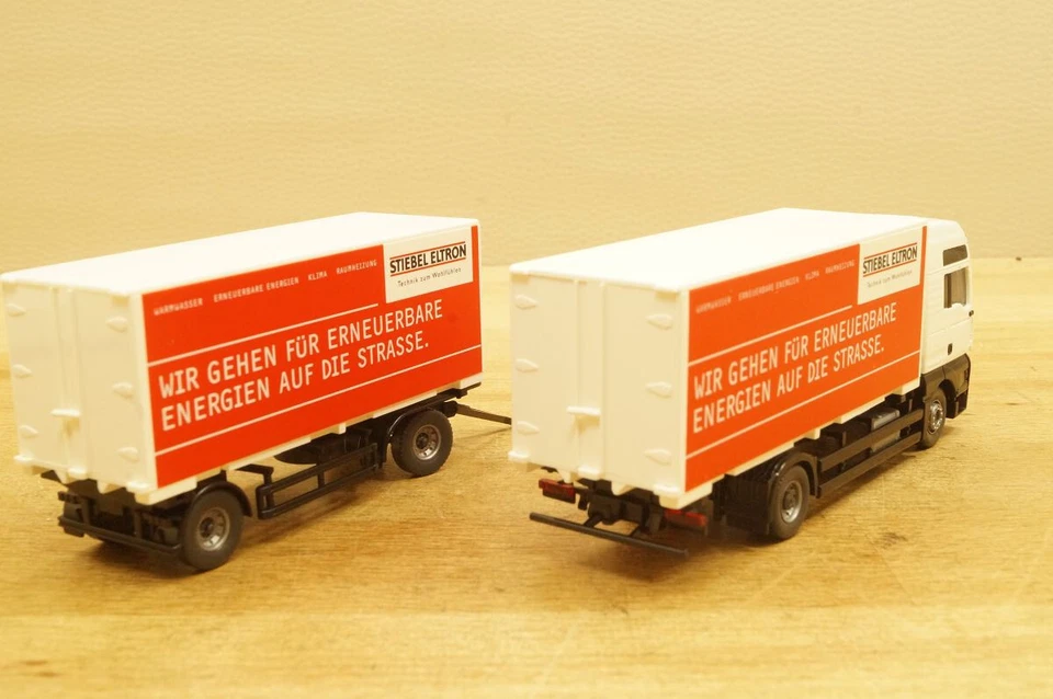 HO 1:87 Wiking 0573 09 42 MAN TGA XXL Camion Con Rimorchio " Stiebel Eltron " - Immagine 3 di 4
