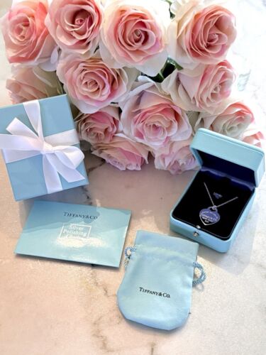 Tiffany & Co. Heart Tag Pendant in Silver, Medium (On an 18" chain)