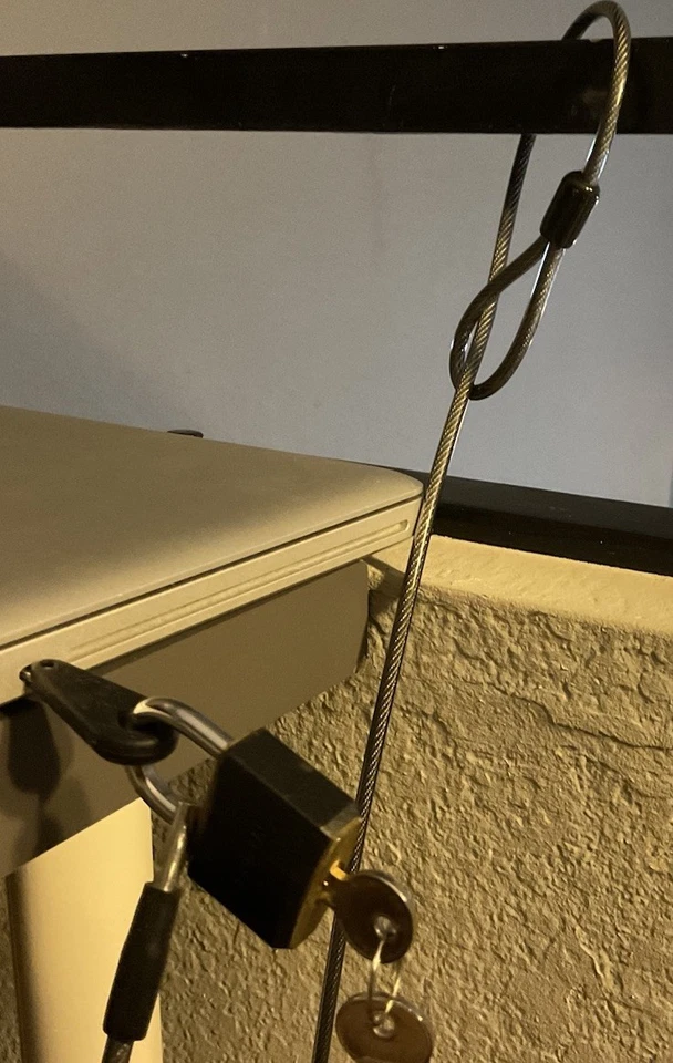 Belkin Notebook Security Lock Master-Keyed F8E550 - Image 3 of 3