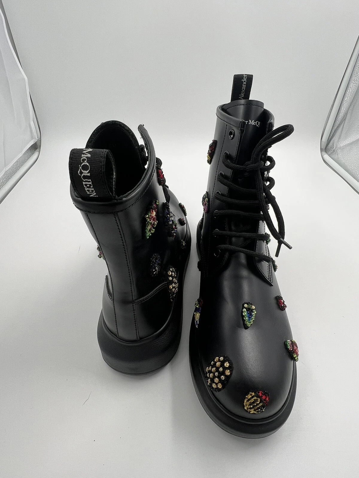 STIVALI ALEXANDER MCQUEEN NERI IN PELLE MULTI BUG RICAMATI TAGLIA 7 UK RP 1400