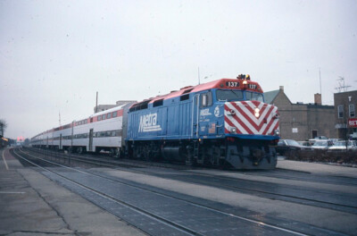 Eisenbahn Dia - Chicago Metra #137 Lokomotive 1992 Elmhurst IL Personenzug