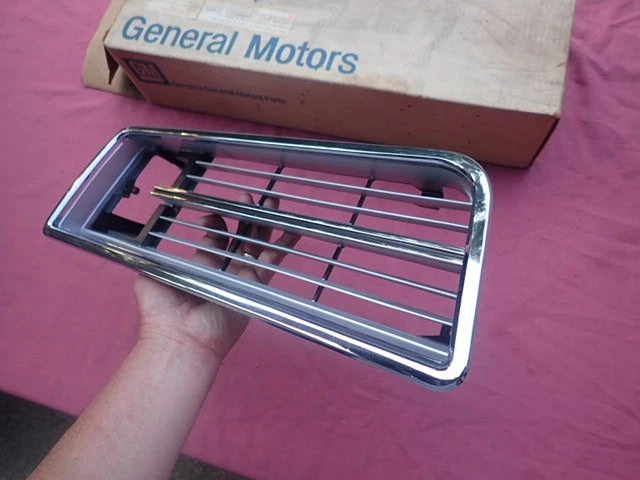 Pontiac Sunbird 1979 Safari camioneta faro bisel, diestro, ¡nuevo! rejilla Foto 4 de 4