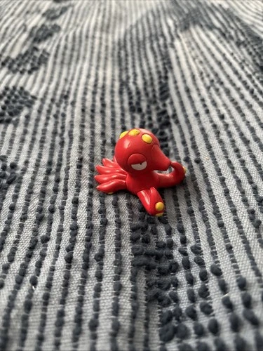 Octillery TOMY Pokemon Vinyl PVC Figure CGTSJ 1999 Nintendo 2" Vintage