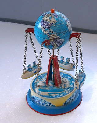 RARE VINTAGE Blomer & Schuler German Tinplate Rocket Globe Rotating Carousel