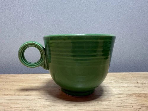 Vintage Fiesta MEDIUM GREEN Tea Cup Fiestaware Homer Laughlin Ring Handle