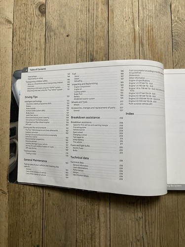 09-13 SKODA YETI OWNERS HANDBOOK MANUAL + NAVI & WALLET Print 2011 Ref17660 - Picture 10 of 20