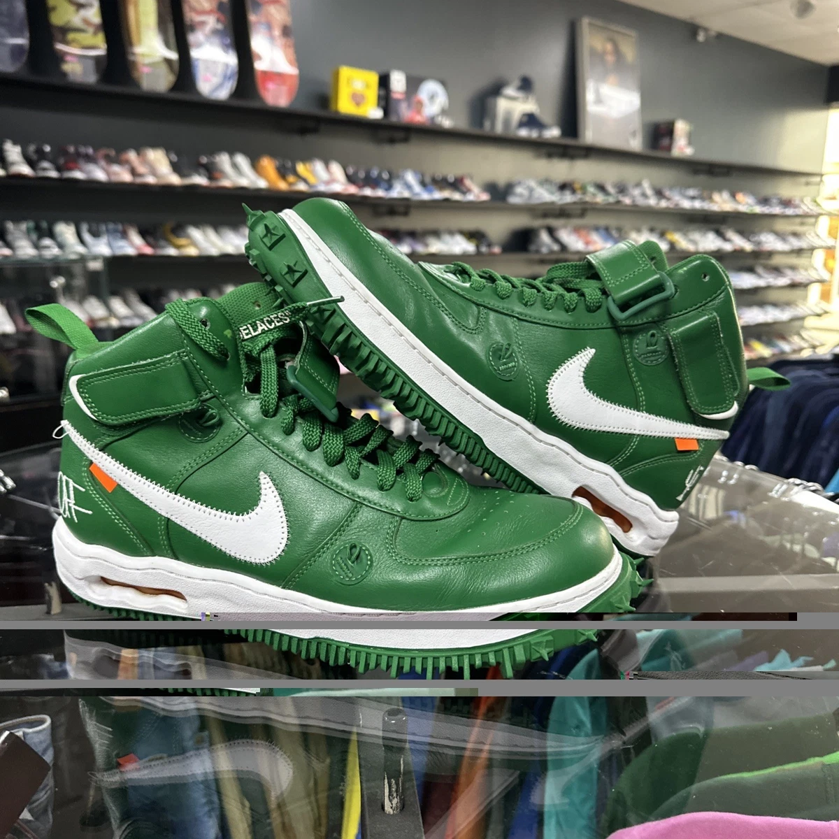 Preços baixos em Nike Off-White x Air Force 1 SP Leather Mid Pine