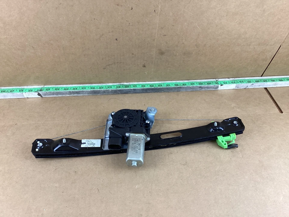 BMW 328i E90 2007-2013 regulador de ventana de puerta trasera derecha con motor 7075884 OEM Foto 4 de 4