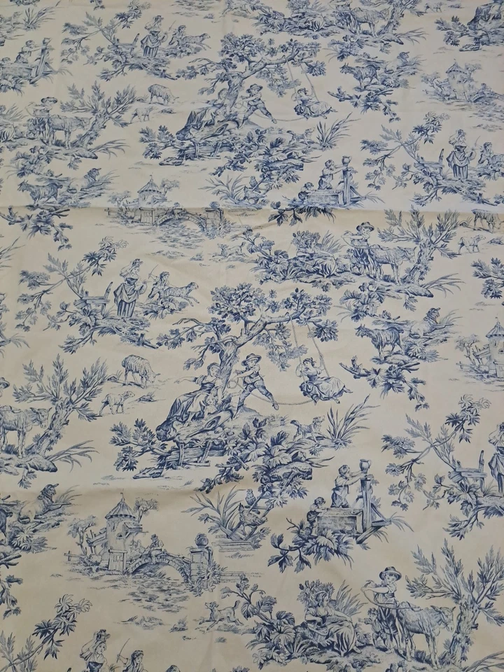Musee Blue French Toile Animal Table Cover Rectangular - Image 2 of 4